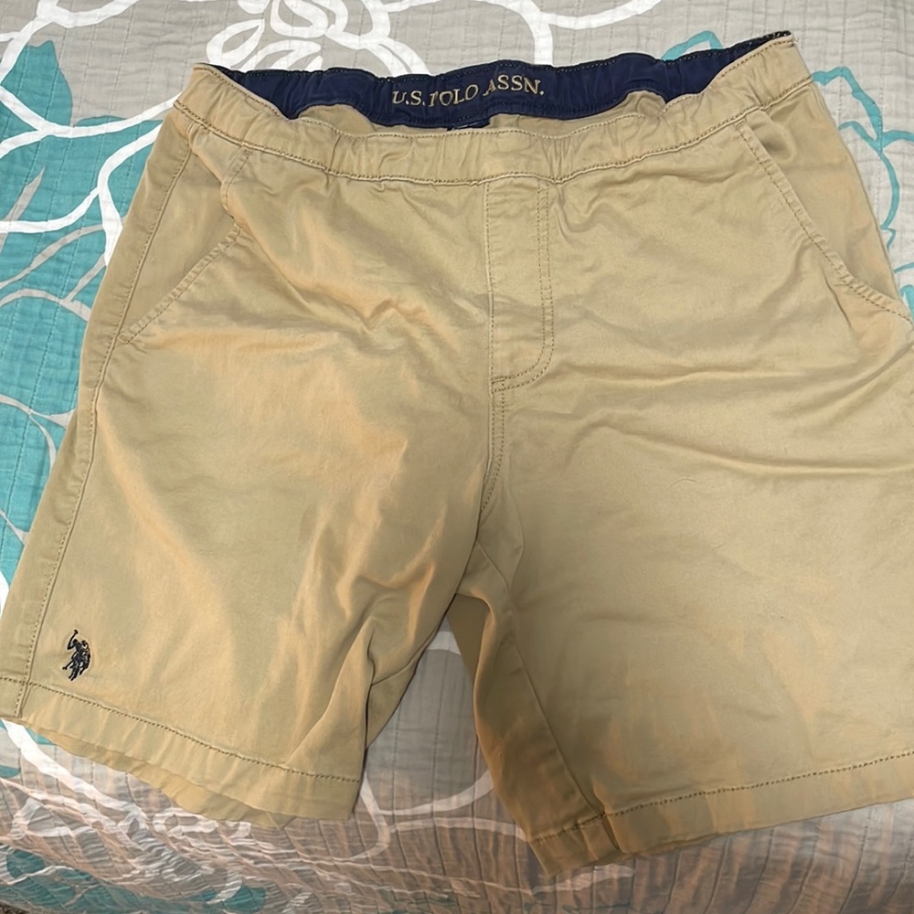 US Polo ASSN. medium cargo shorts khaki
